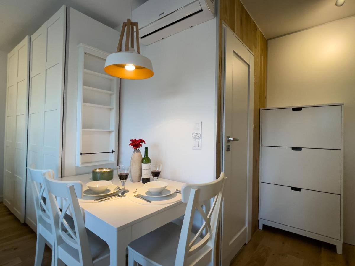 Urban Apartments Studio No 4A, Free Private Parking, Self Check-In Chorzów Eksteriør bilde